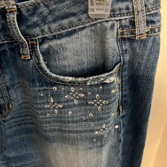 Womens Hollister jeans worn once destroyed and has rhinestones designed under th - Picture 3 of 10